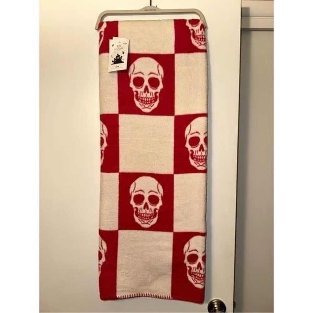 NWT Docofil Halloween Pink Cream Skull Checker Reversible Blanket.